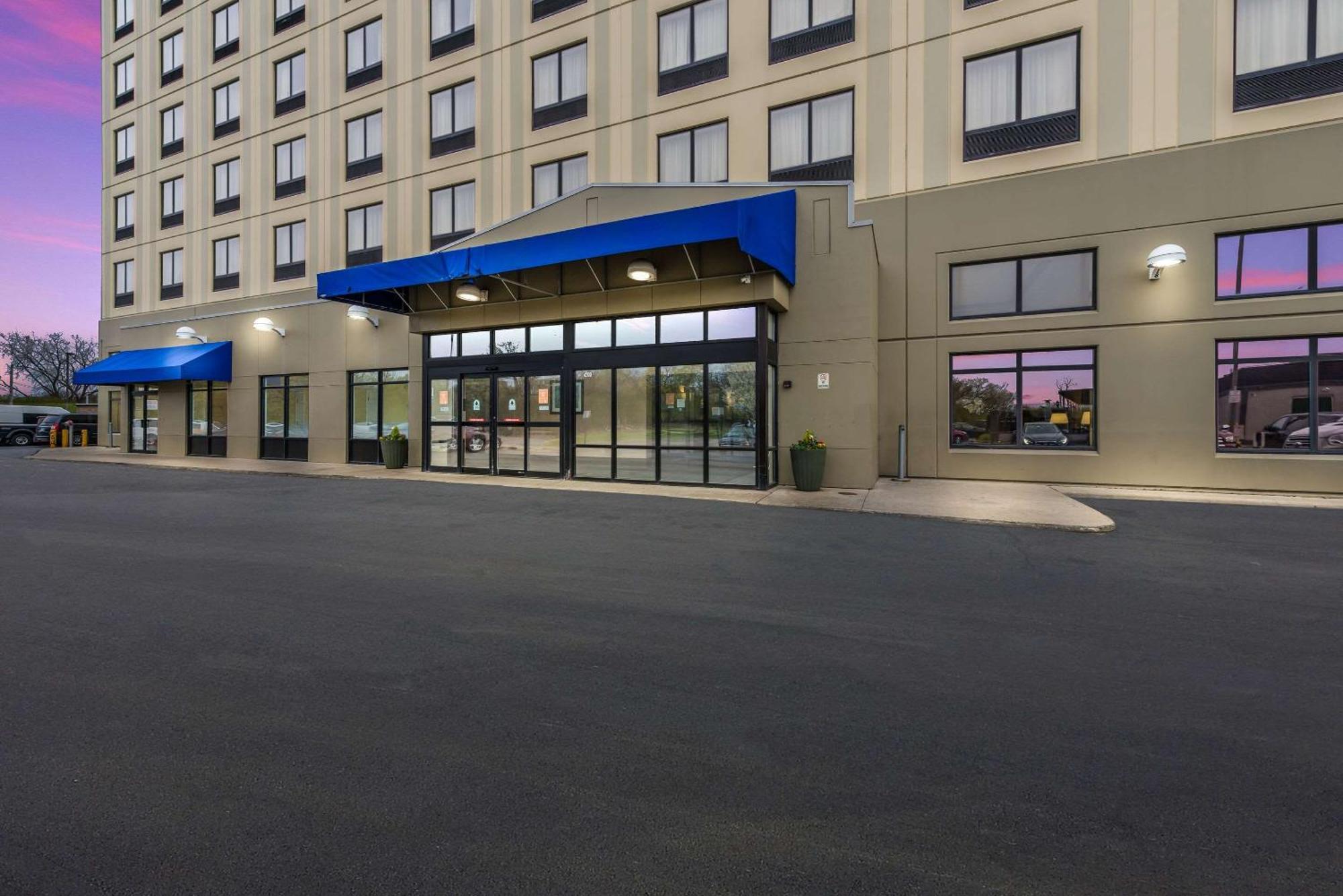 Comfort Suites Chicago O'Hare Airport Schiller Park Exterior photo